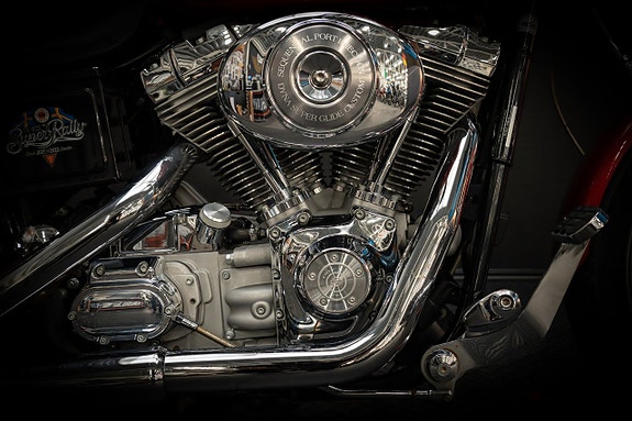 Harley-Davidson Super Glide Custom FXDCI 10 of 16
