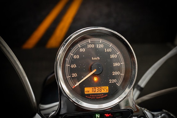 Harley-Davidson Super Glide Custom FXDCI 16 of 16