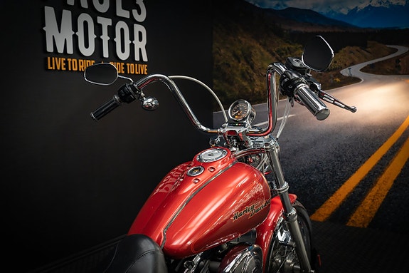 Harley-Davidson Super Glide Custom FXDCI 11 of 16