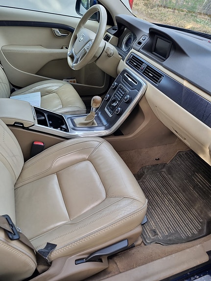 Volvo V70 7 of 9
