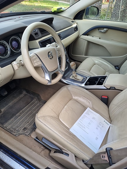 Volvo V70 8 of 9