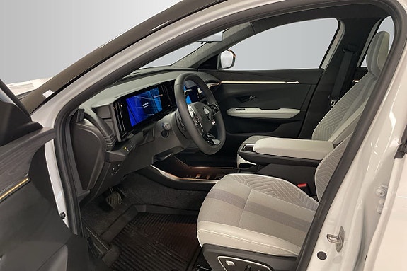 Renault Scenic E-Tech 10 of 17