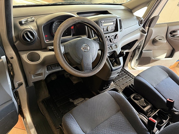Nissan NV200 11 of 25