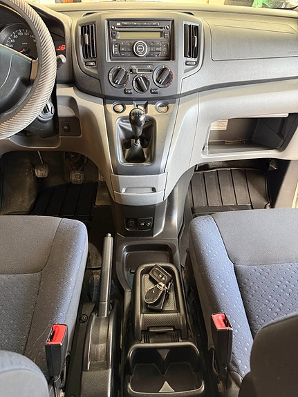 Nissan NV200 18 of 25