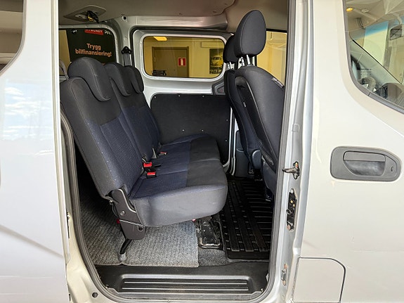 Nissan NV200 19 of 25