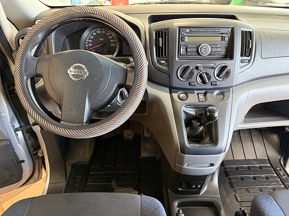 Nissan NV200 17 of 25