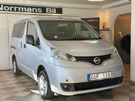 Nissan NV200 3 of 5