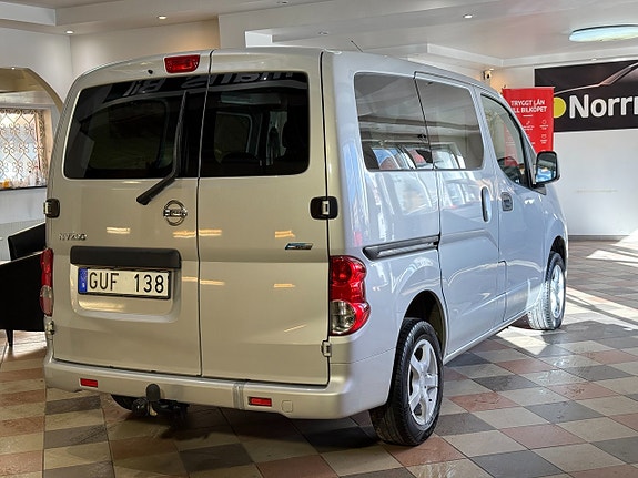Nissan NV200 6 of 25
