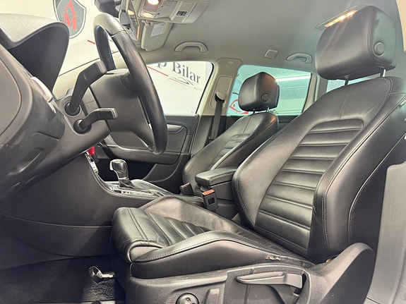 Volkswagen Passat 14 of 19