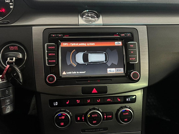 Volkswagen Passat 18 of 19