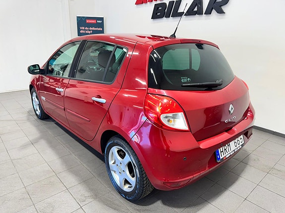 Renault Clio 13 of 17