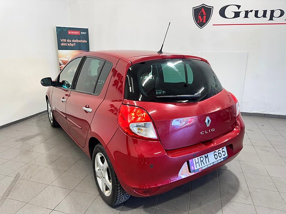Renault Clio 10 of 17