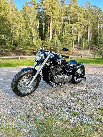 Suzuki VL800 Volusia ”Bobber” 3 of 4
