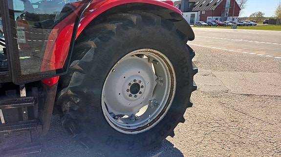 Massey Ferguson 5480 4 of 12