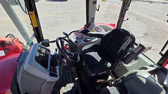 Massey Ferguson 5480 9 of 12