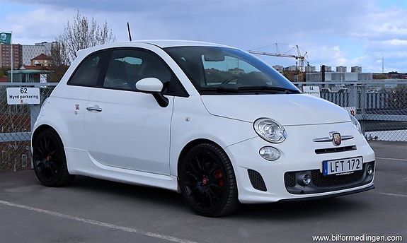 Abarth 595 2 of 5