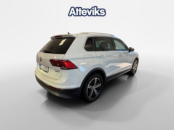 Volkswagen Tiguan 3 of 5