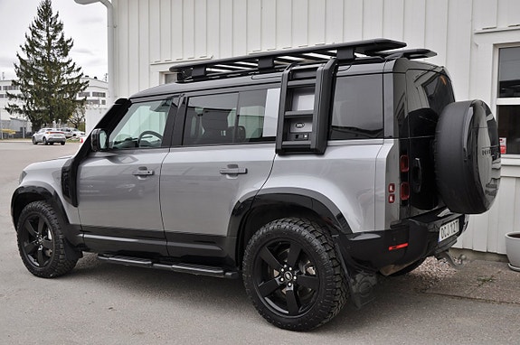 Land Rover Defender 110 4 of 5
