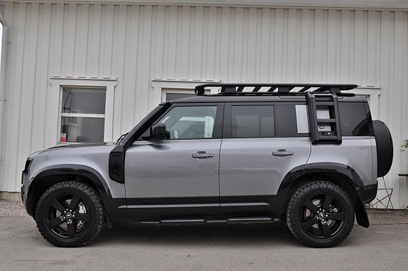 Land Rover Defender 110 3 of 5