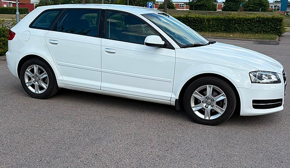Audi A3 3 of 17