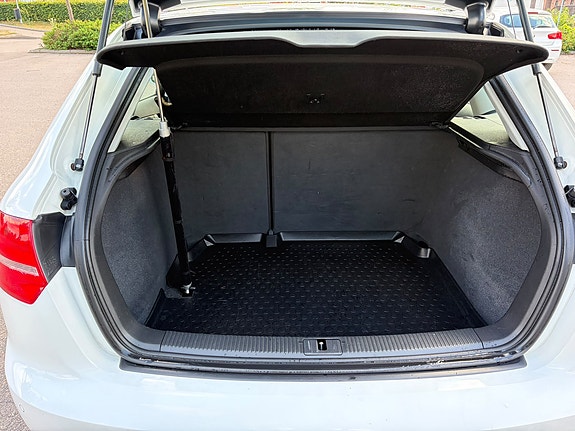 Audi A3 8 of 17