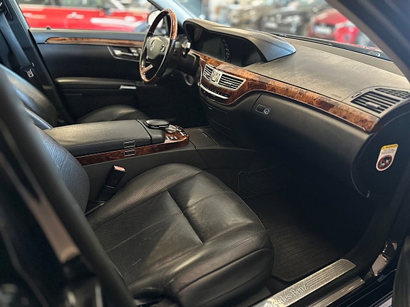 Mercedes-Benz S350 24 of 27
