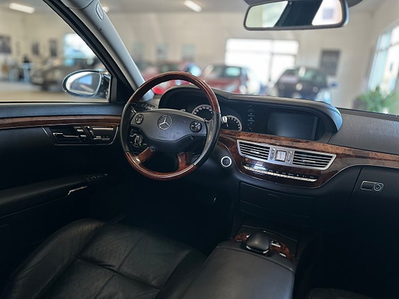 Mercedes-Benz S350 11 of 27