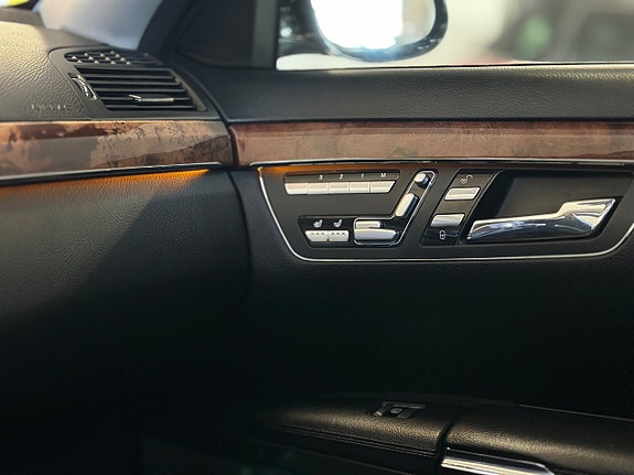 Mercedes-Benz S350 25 of 27