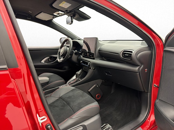 Toyota Yaris 24 of 30