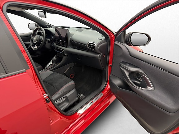 Toyota Yaris 23 of 30