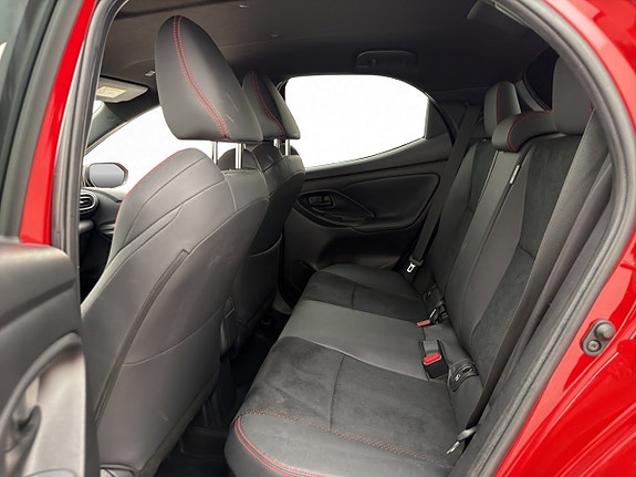 Toyota Yaris 25 of 30