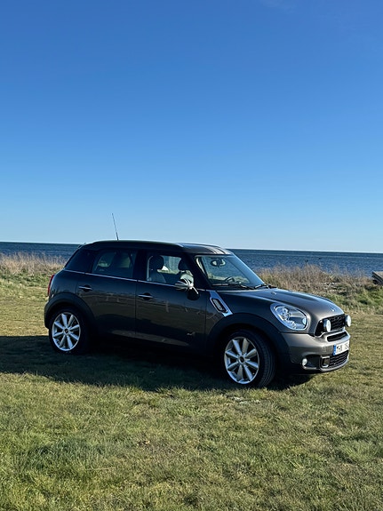 MINI Countryman Cooper S 2 of 7