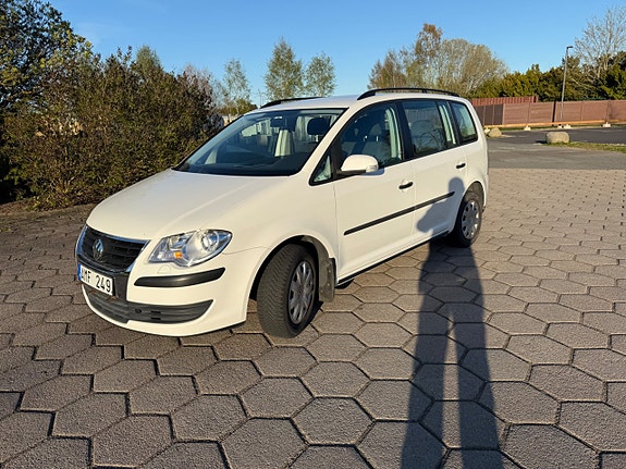 Volkswagen Touran 6 of 10