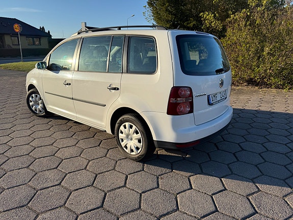 Volkswagen Touran 5 of 5