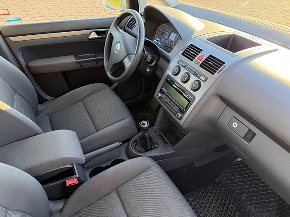 Volkswagen Touran 8 of 10