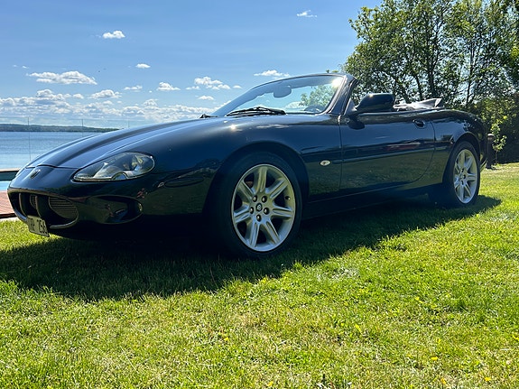Jaguar XK 2 of 5