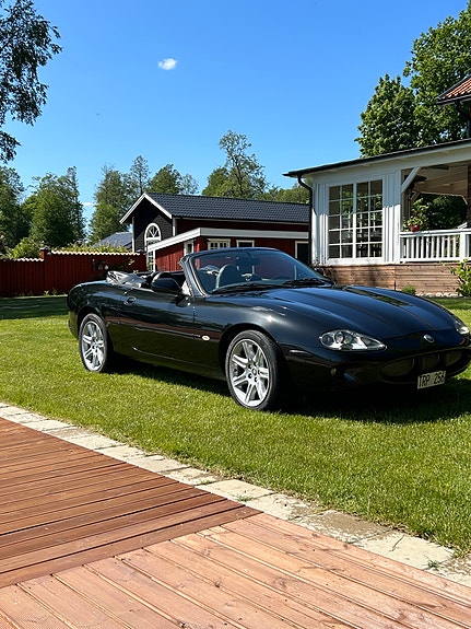Jaguar XK 3 of 5