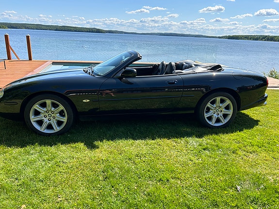 Jaguar XK 6 of 12