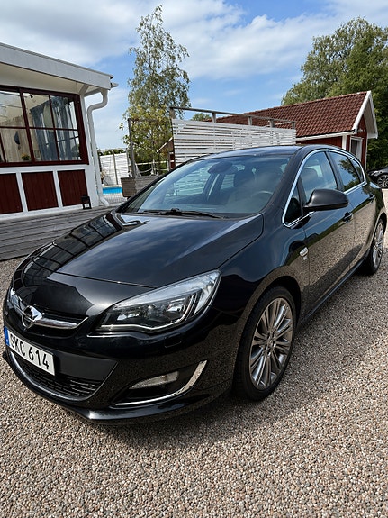 Opel Astra 2 of 5