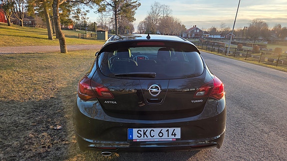 Opel Astra 4 of 5