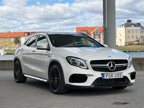 Mercedes-Benz GLA45 2 of 5