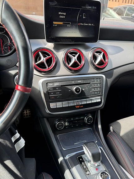 Mercedes-Benz GLA45 11 of 13