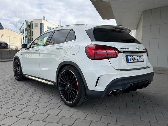 Mercedes-Benz GLA45 4 of 5