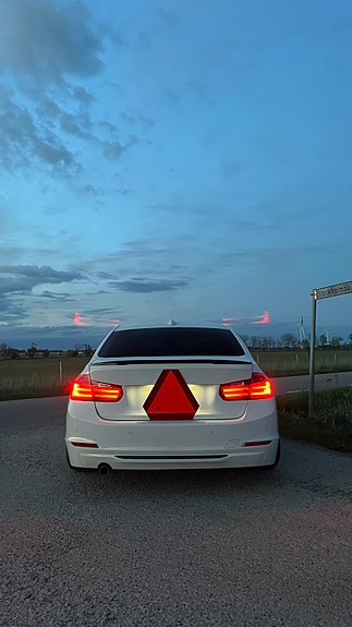 BMW 320d 6 of 9