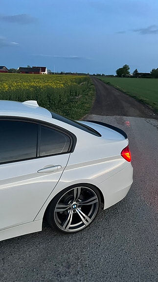 BMW 320d 8 of 9