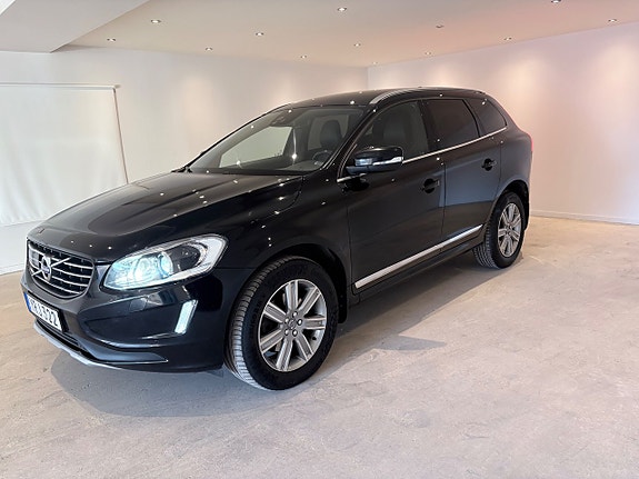 Volvo XC60 2 of 5