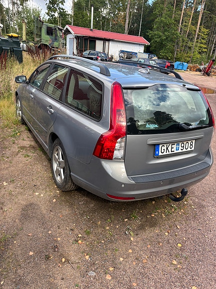 Volvo V50 2 of 5