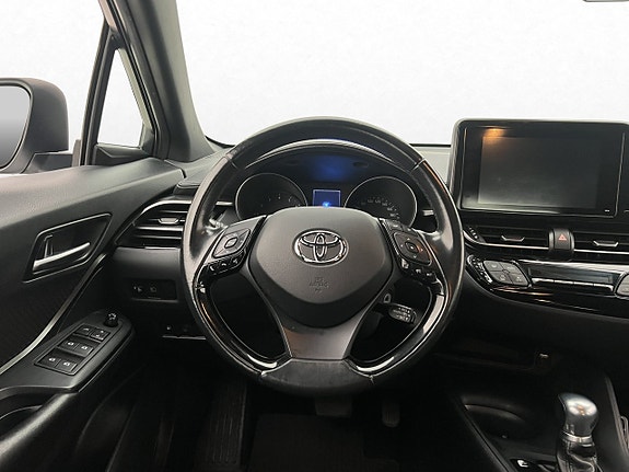 Toyota C-HR 11 of 26