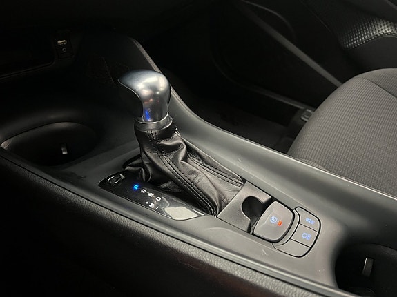 Toyota C-HR 18 of 26