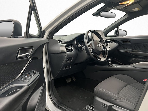 Toyota C-HR 8 of 26